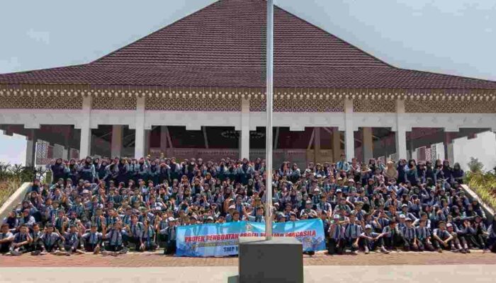 Ratusan Siswa SMP Negeri 2 Taman, Datangi DPRD Pemalang Ada Apakah?