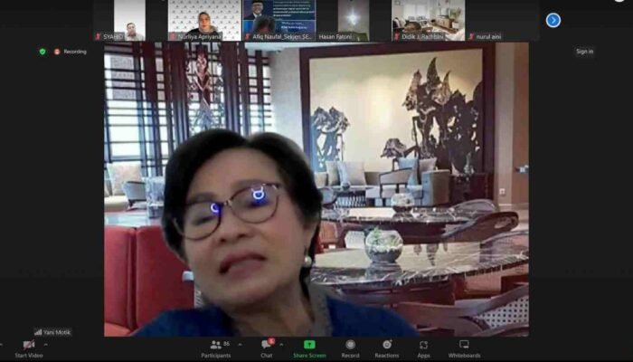 Catatan Diskusi Ekonomi Bisnis: “Nasib Usaha Kecil dilibas Social Commerce”