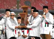 Hadiri Aksi Bela Palestina, Menlu Retno Marsudi Dapat Penghargaan Replika Mimbar Masjid Al-Aqsa