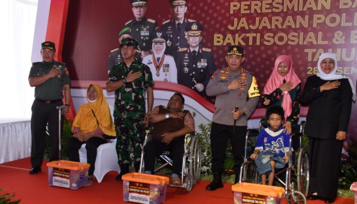 Dankodiklatal Didampingi Asintel dan Aster Panglima TNI Mewakili Panglima TNI Hadiri Deklarasi Pemilu Damai di Surabaya