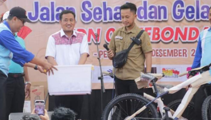 Bupati Pemalang Mendorong Kekeluargaan Dalam Family Gathering SD Negeri 3 Kebondalem