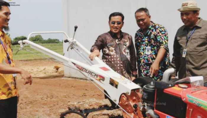 Kelompok Tani di Kabupaten Pemalang Terima Hibah Alsintan dan RMU