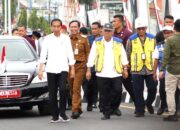 Jokowi Resmikan Jembatan, Ribuan Masyarakat Antusias Menyambut Kedatangannya di Brebes