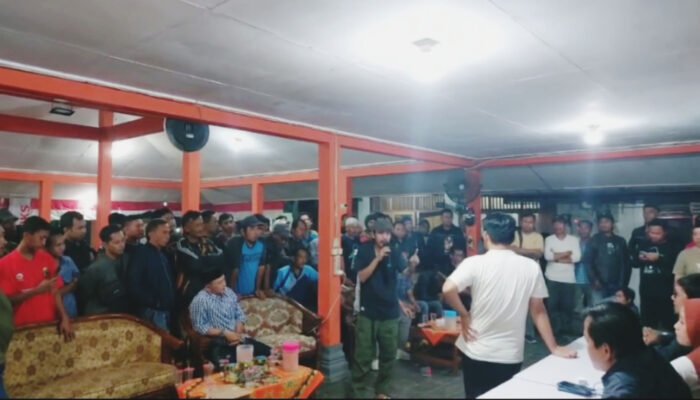 Massa Pendukung PKB Geruduk KPU Pemalang Akibat Kesalahan Sistem Sirekap