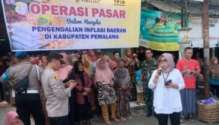 Kendalikan Inflasi, Bulog dan Pemkab Pemalang Gelar Operasi Pasar