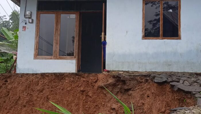 Hujan Deras, Dua Desa Di Kecamatan Watukumpul Dilanda Bencana Tanah Longsor