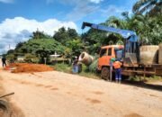 PTPN IV PalmCo Regional 3 Perbaiki Jalan Masyarakat Rusak Akibat Hujan Lebat