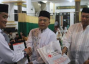 Tarhim di Kecamatan Belik, Bupati Serahkan Bantuan Kepada Warga di Masjid Baitussalam