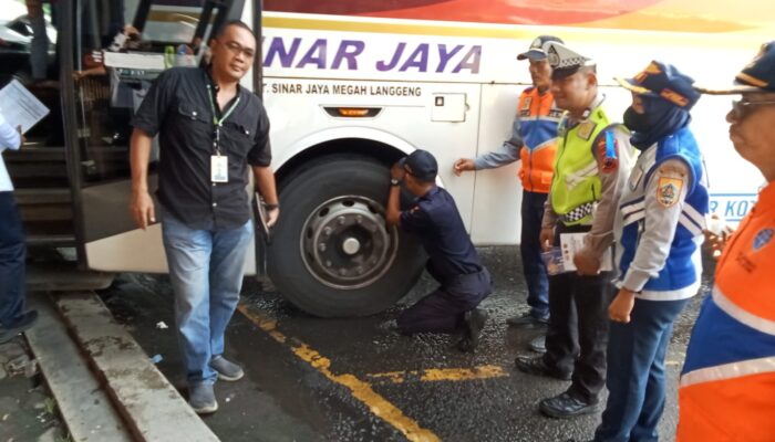 Check Ramp Teknis Dan Admninitrasi Kendaraan di Terminal Bus Pemalang