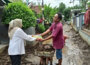 Realisasikan CSR, SGN PG Wonolangan Salurkan Bantuan untuk Korban Banjir Dringu Probolinggo