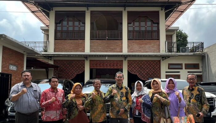 Ketua Komisi C, H. Noor Rosyadi, S.E.,M.M DPRD Pemalang Beserta Anggota Tinjau Wisma Pemalang di Yogyakarta