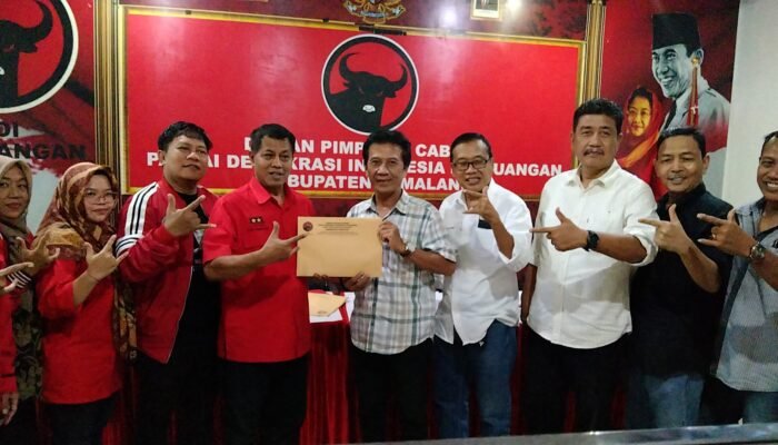 Anom Widiyantoro Ambil Formulir di PDIP Pemalang, Langkah Awal Menuju Pemimpin Baru