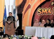 Bupati Pemalang , “Gapailah Cita- Cita Setinggi Langit, Wisuda Purna Siswa SMAN 1 Pemalang”.