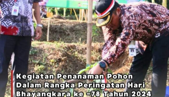 Rayakan Hari Bhayangkara ke-78 Pemkab Pemalang Tanam Ribuan Pohon di Desa Penggarit