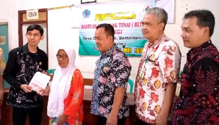 Pemdes Cinanas Salurkan BLT DD Tahap II Tahun 2024