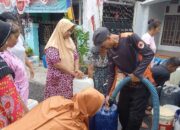 Bantuan Air Bersih BPBD Brebes di Desa Jipang Diserbu Warga