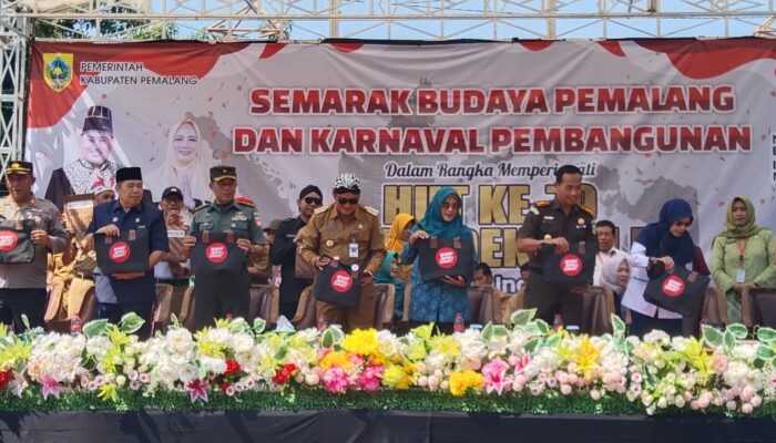 Ribuan Warga Tumpah Ruah Saksikan Karnaval Semarak Budaya di Kabupaten Pemalang Tahun 2024