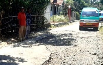 Jalan Rusak Selama 5 Tahun Belum Ada Perbaikan.