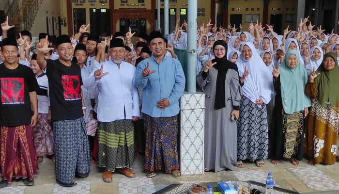 Cawagub Jateng Gus Yasin Minta Doa Restu di Ponpes Baitul Muqoddas,    