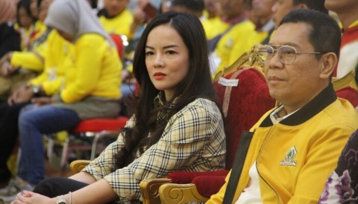 Adies Kadir Bangga Fetty Angraenidini Jadi Anggota DPRD Provinsi Jabar