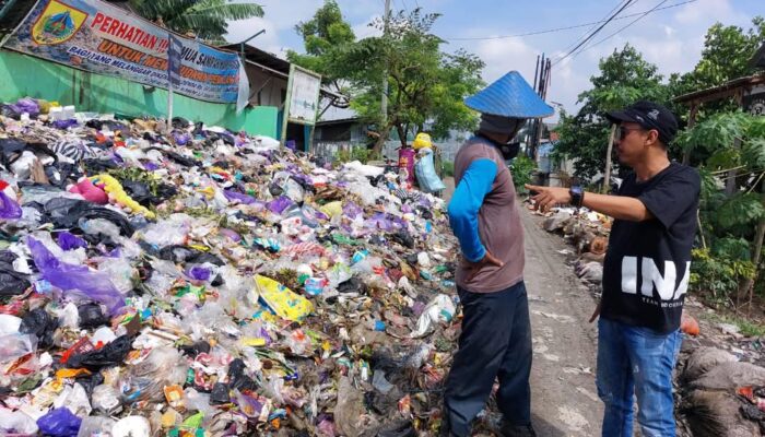 Sampah Numpuk Di Jalan, Heru Kundhimiarso Anggota DPRD F PKB Teriak,” Kalian Malu Tidak Jadi Orang Pemalang!”.