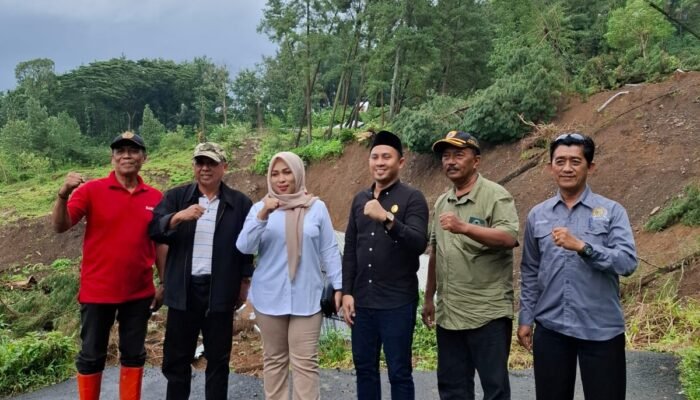 Komisi B DPRD Pemalang Tinjau Jalan Ambles di Desa Wisnu, Dorong Eksekutif Lakukan Percepatan Perbaikan