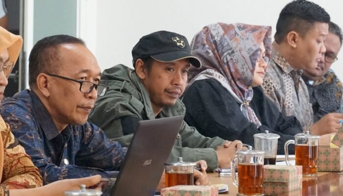 Heru Kundhimiarso Katakan Penundaan Pengangkatan PPPK Ini Bentuk Pengingkaran Komitmen Pemerintah”.