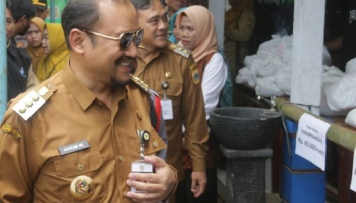 Pasar Murah Pemalang Berlanjut ke Pendopo Kabupaten, Bupati Pastikan Ketersediaan Sembako Terjaga