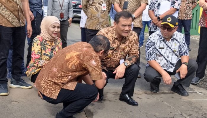 Kunker Ke Kabupaten Kendal Gubernur Jawa Tengah Tinjau Pasar Boja dan Perbaikan Jalan 