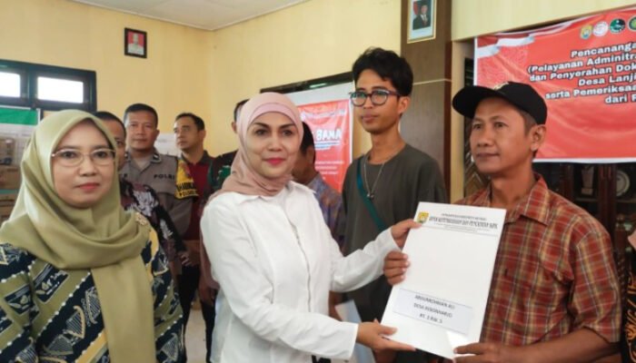 Program Pak Bana Mudahkan Warga Korban Bencana Alam Urus Dokumen Kependudukan