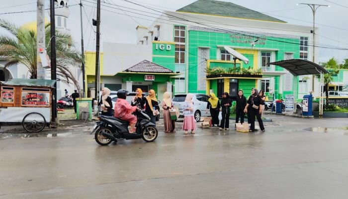 SPG Srikandi Taman Berbagi Ratusan Paket Takjil Sebagai Wujud Syukur di Bulan Ramadan