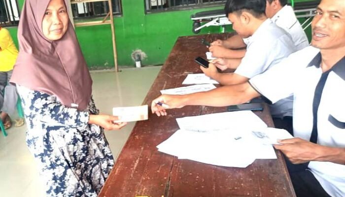 Pengusaha Sukses Bantu 100 fakir miskin di Desa Pruwatan