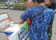 Jelang Lebaran Deretan Lapak Penukaran Uang Baru di Pemalang Ramai Diserbu Warga