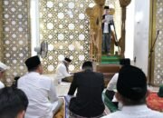 Bupati dan Wakil Bupati Bersama Forkopimda serta Ketua TP PKK Laksanakan Sholat Idul Fitri di Masjid Agung Pemalang 