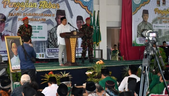Sambut Ramadan Penuh Berkah, Wabup Nurkholes Hadiri Pengajian Akbar di Gedung DPRD Pemalang