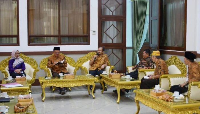 Sinergi Pendidikan Pemalang: Bupati Anom Terima Audiensi Dewan Pendidikan Bahas Kemajuan Daerah