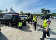 Langkah sigap petugas pos pam evakuasi mobil mogok di KM 333.
