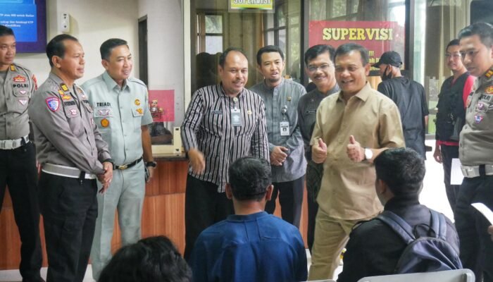 Hanya Tiga Hari Pemutihan Pajak Jateng Hasilkan Rp 28 Miliar, Gubernur Luthfi: Dana Kembali ke Rakyat!