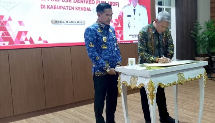 Pemkab Kendal Kerjasama Dengan PT Semen Gresik Tangani Sampah Dengan Sistem RDF