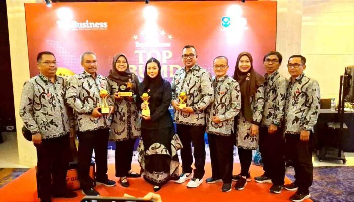 Wow, PT Bank Brebes Raih BUMD Awards 2025