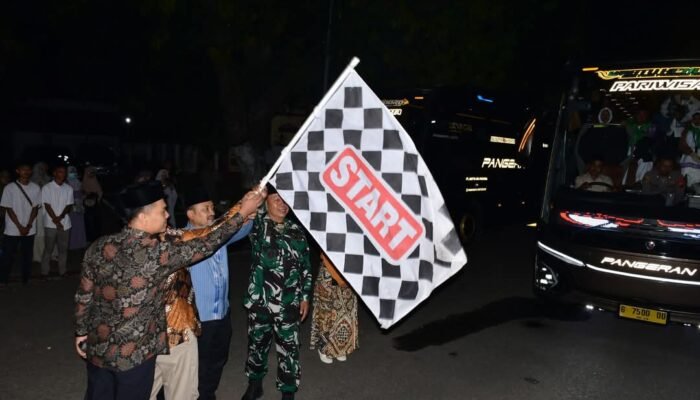Bupati Pemalang Berangkatkan 183 Calon Haji Kloter 18 Pemalang Menuju Tanah Suci