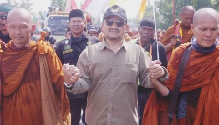 Bupati Pemalang Sambut Langkah Damai Bhiksu Thudong Sambut Simbol Toleransi Menuju Waisak
