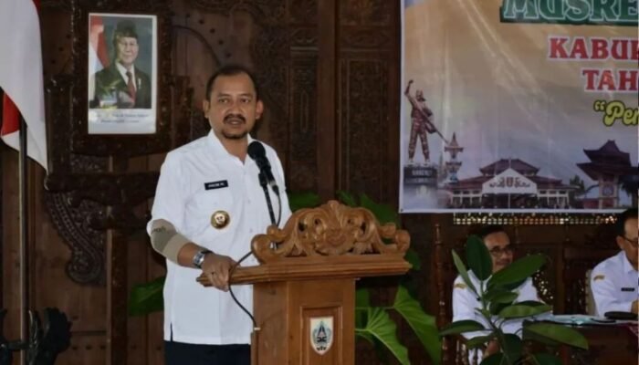 Bupati Pemalang Tegaskan Fokus Tingkatkan IPM melalui Program Sekolah Rakyat