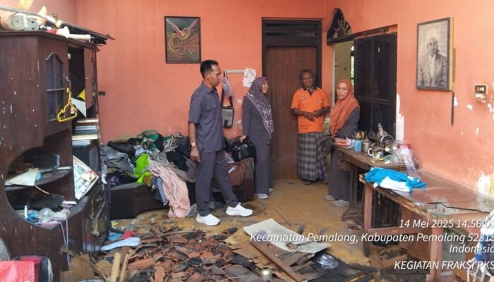 Anggota F-PKS DPRD Pemalang Kunjungi dan Bantu Korban Kebakaran di Sugihwaras