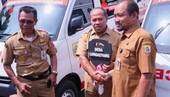 Bupati Pemalang Serahkan Ambulans Gratis Tahap Awal di Momen BBGRM, Inilah Nama Desanya