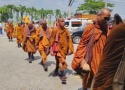 Biksu Thudong Tiba di Perbatasan Tegal–Pemalang, Lanjutkan Perjalanan ke Klenteng Ulujami
