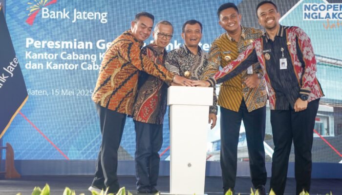 Gubernur Luthfi Gerakkan Ekonomi Mikro Jateng, Salurkan KUR Rp 122 Miliar ke Ratusan UMKM