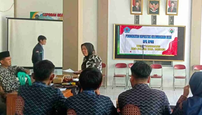 Pemdes Gandoang Brebes Salurkan BLT-DD dan Gelar  Peningkatan Kapasitas Kelembagaan Desa