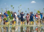 Ahmad Luthfi Pimpin Penanaman Jutaan Mangrove, Tegaskan ‘Mageri Segoro’ sebagai Budaya Konservasi