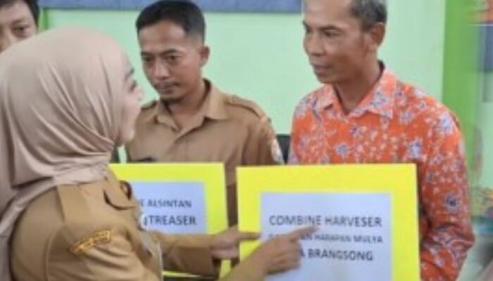 Poktan dan Gapoktan Di Sentra Produksi Padi Terima Bantuan Alsintan